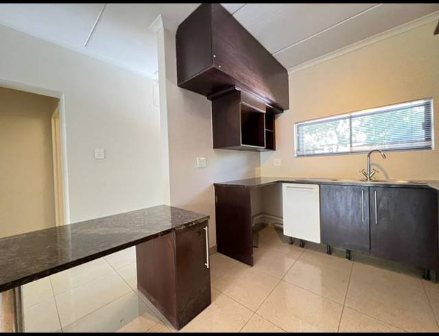 2 BEDROOM APARTMENT FOR SALE IN ATHOLL